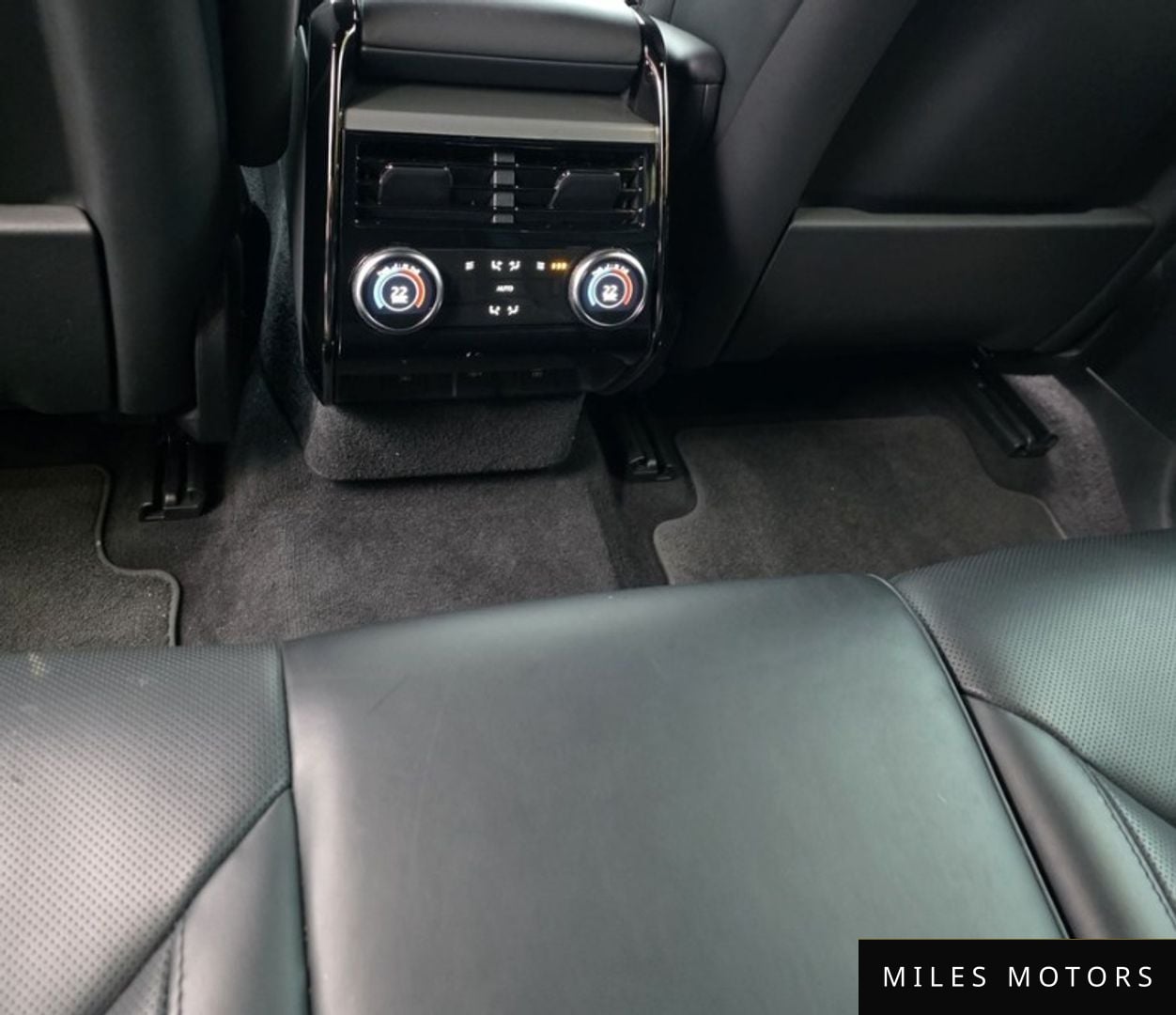 Land Rover Range Rover Sport 2023 — миниатюра 9