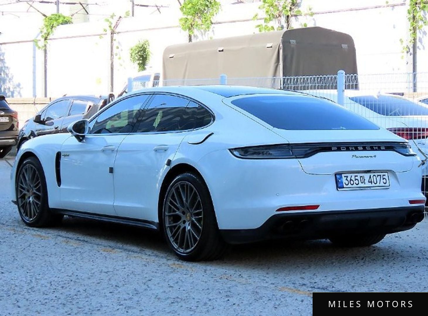 Porsche Panamera 2023 — миниатюра 3