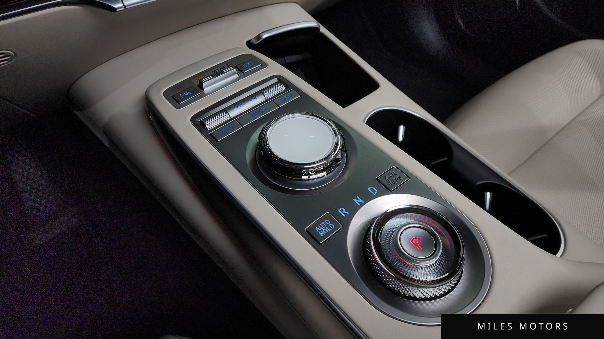 Genesis GV70 2023 — миниатюра 9