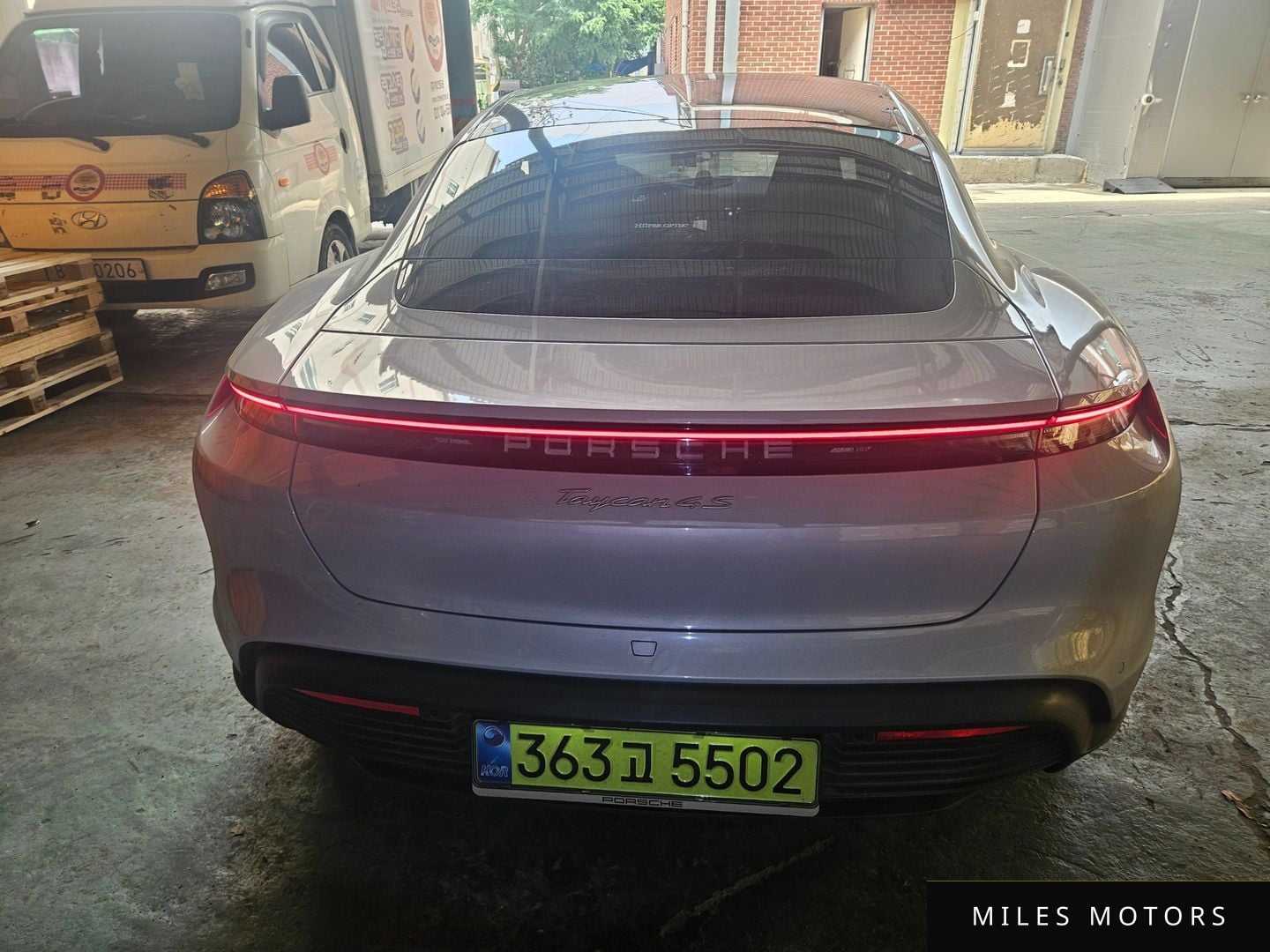 Porsche Taycan 2025 — миниатюра 3