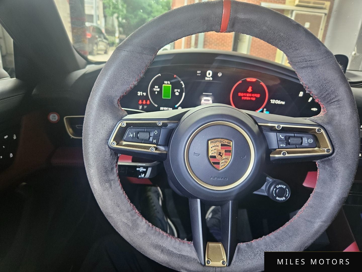 Porsche Taycan 2025 — миниатюра 6