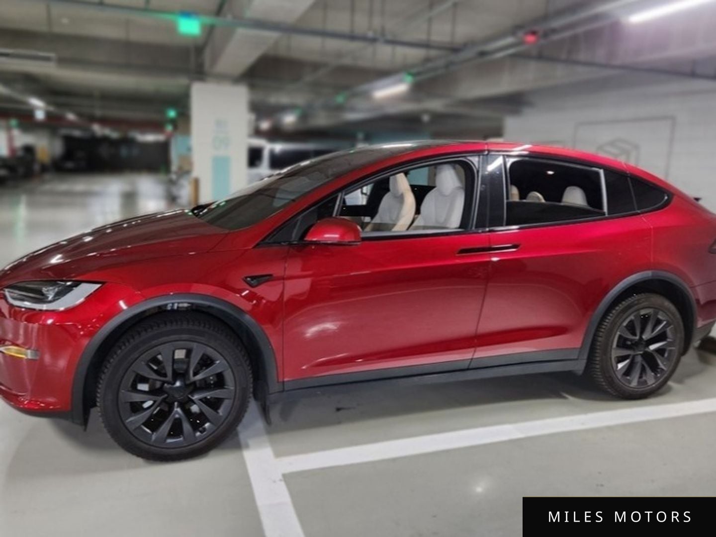 Tesla Model X 2023 — миниатюра 3