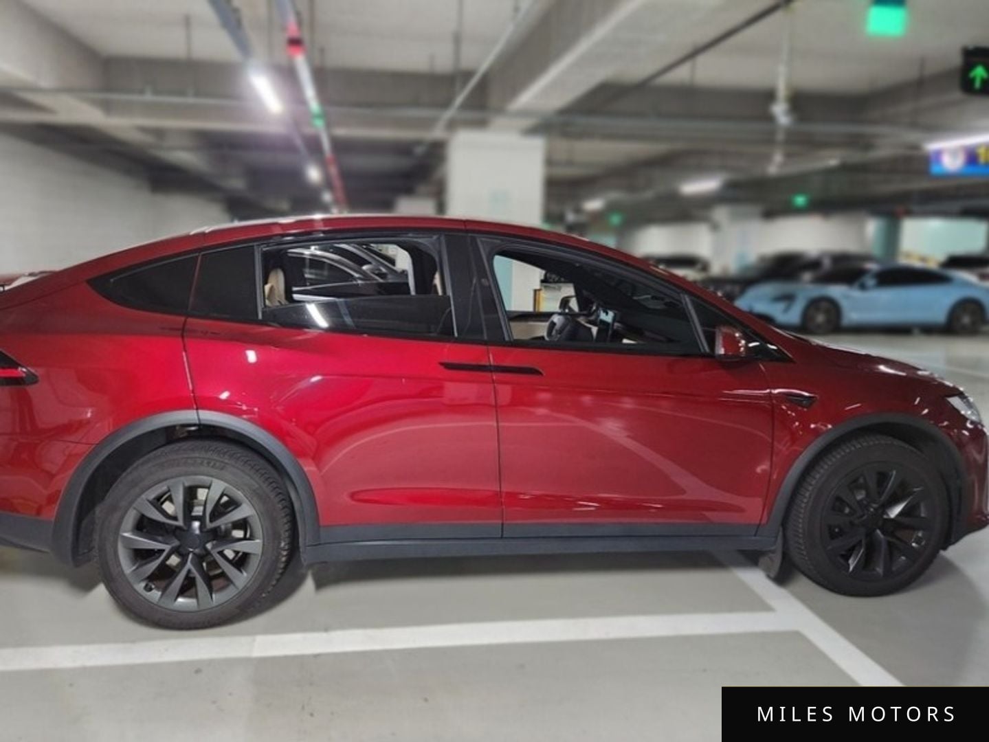 Tesla Model X 2023 — миниатюра 6