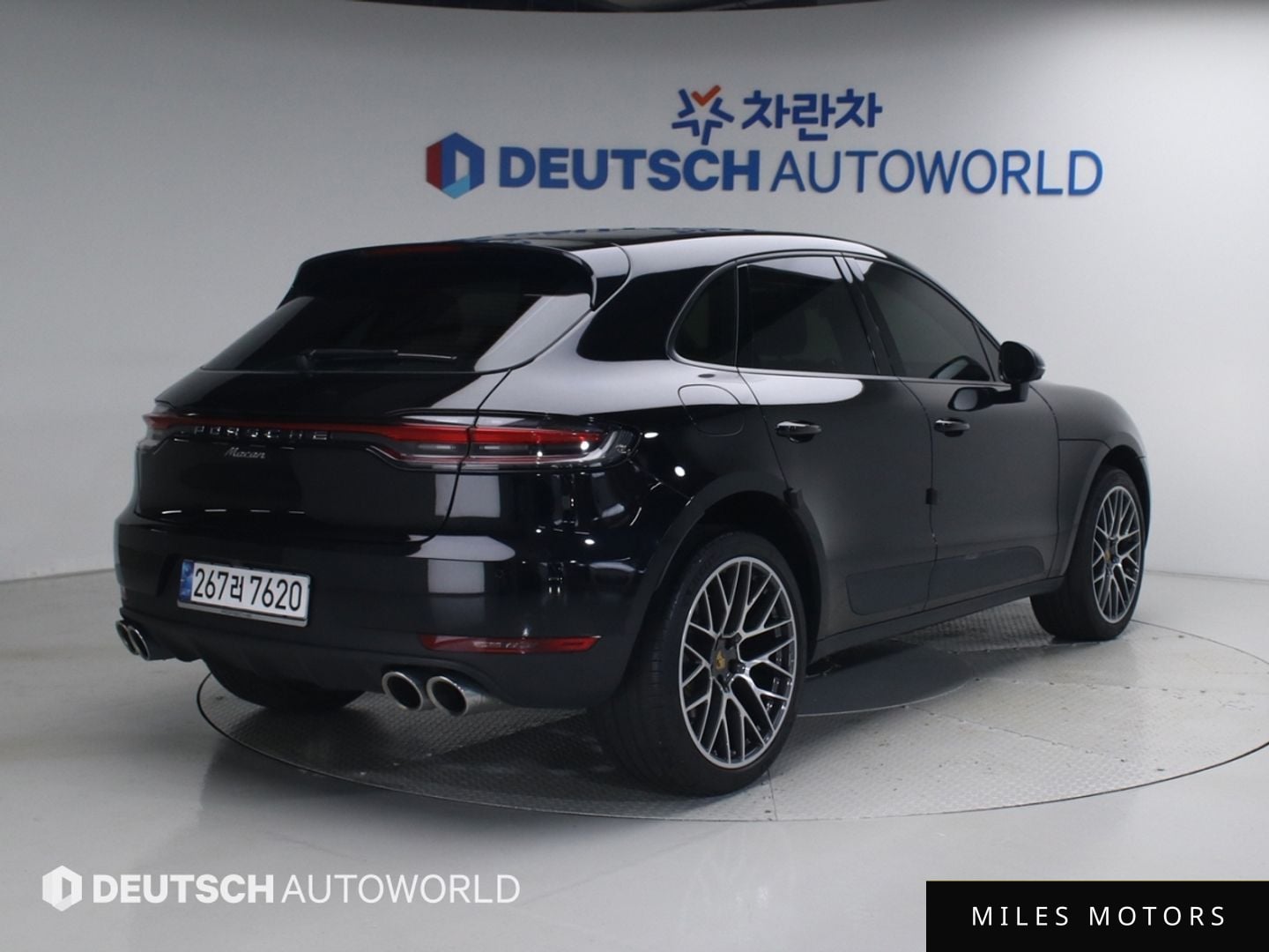 Porsche Macan 2021 — миниатюра 2