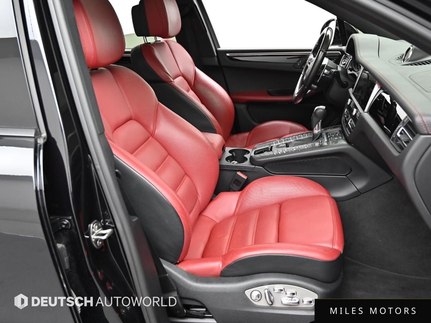 Porsche Macan 2021 — миниатюра 10