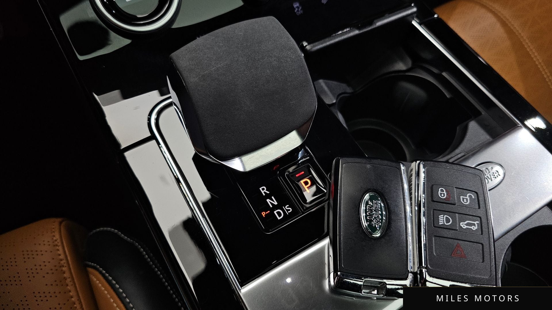 Land Rover Range Rover Velar 2022 — миниатюра 11