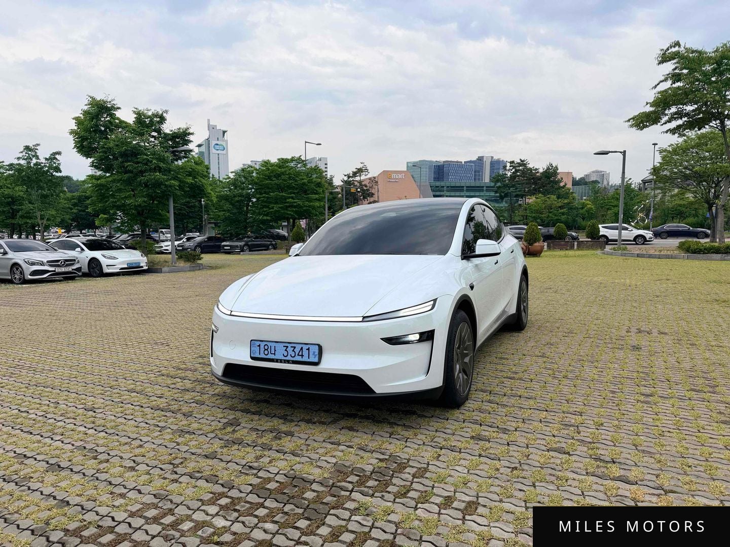 Tesla Model Y 2026 — фото 1 из 12