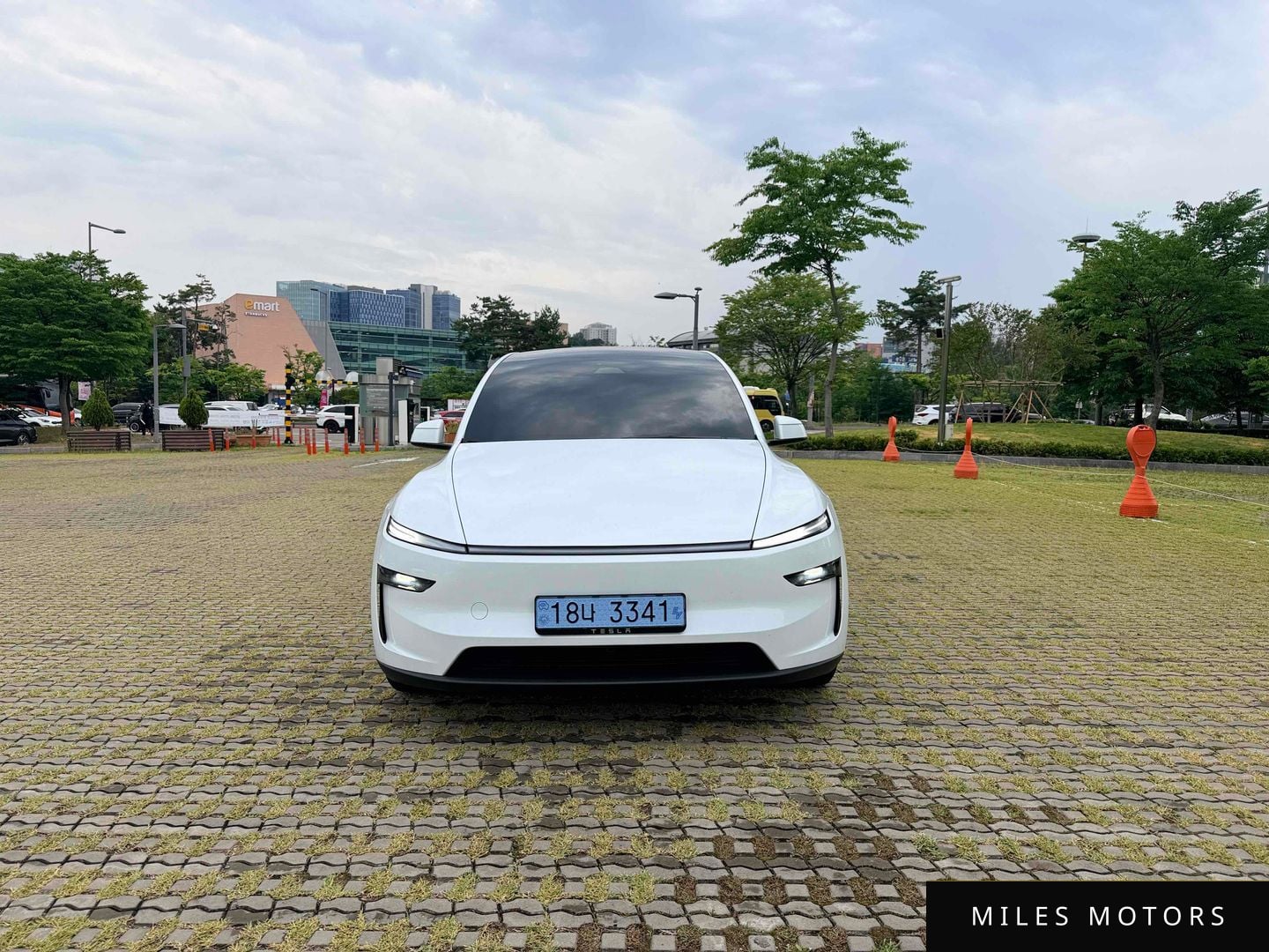 Tesla Model Y 2026 — миниатюра 2