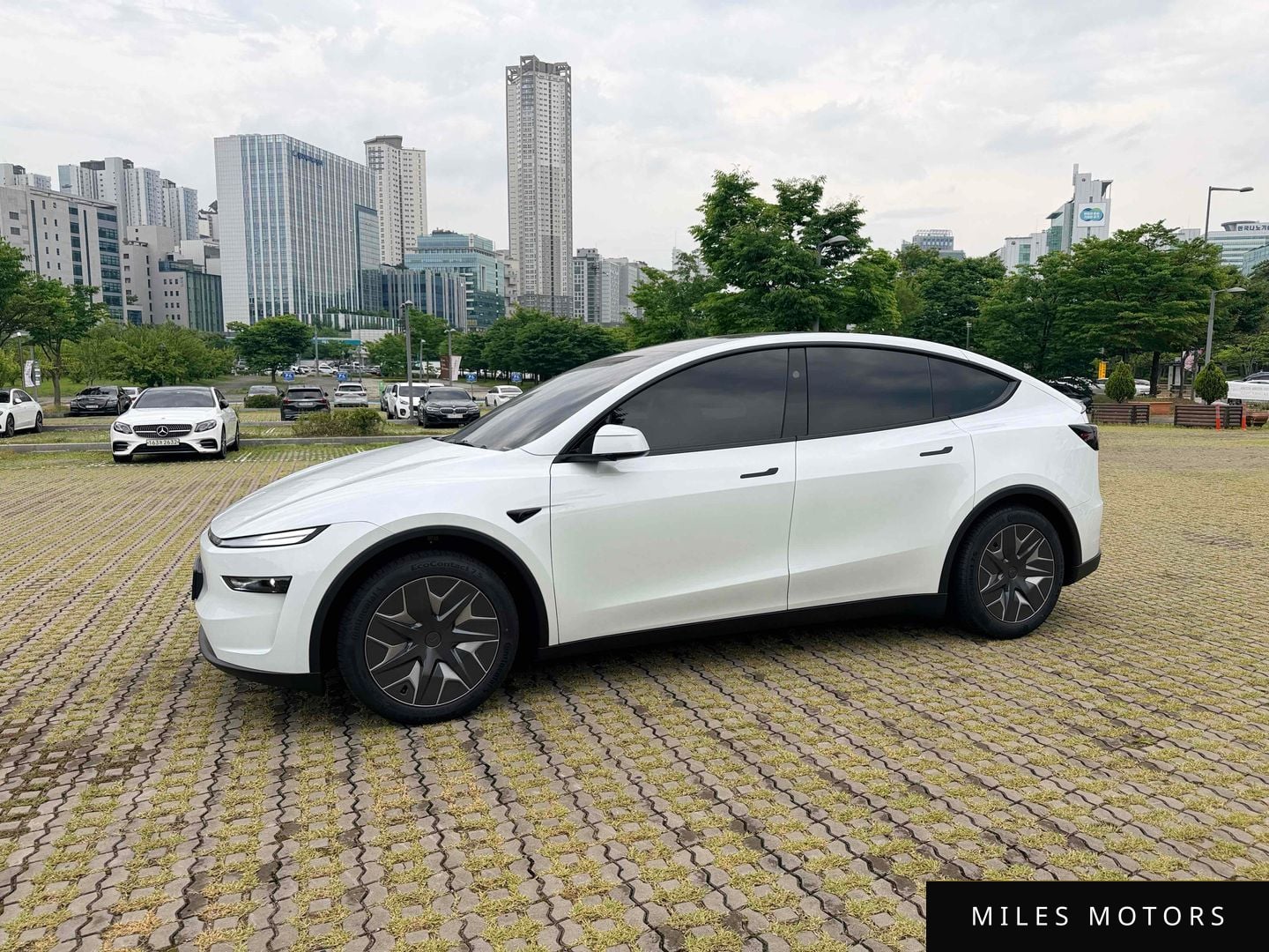 Tesla Model Y 2026 — миниатюра 3