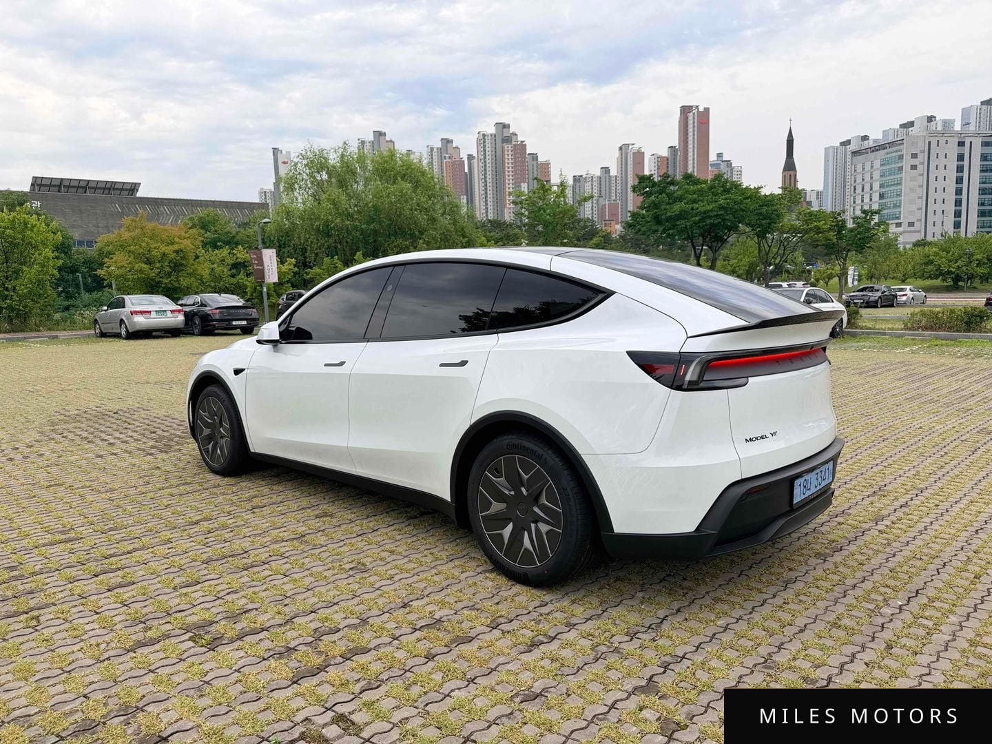 Tesla Model Y 2026 — миниатюра 4