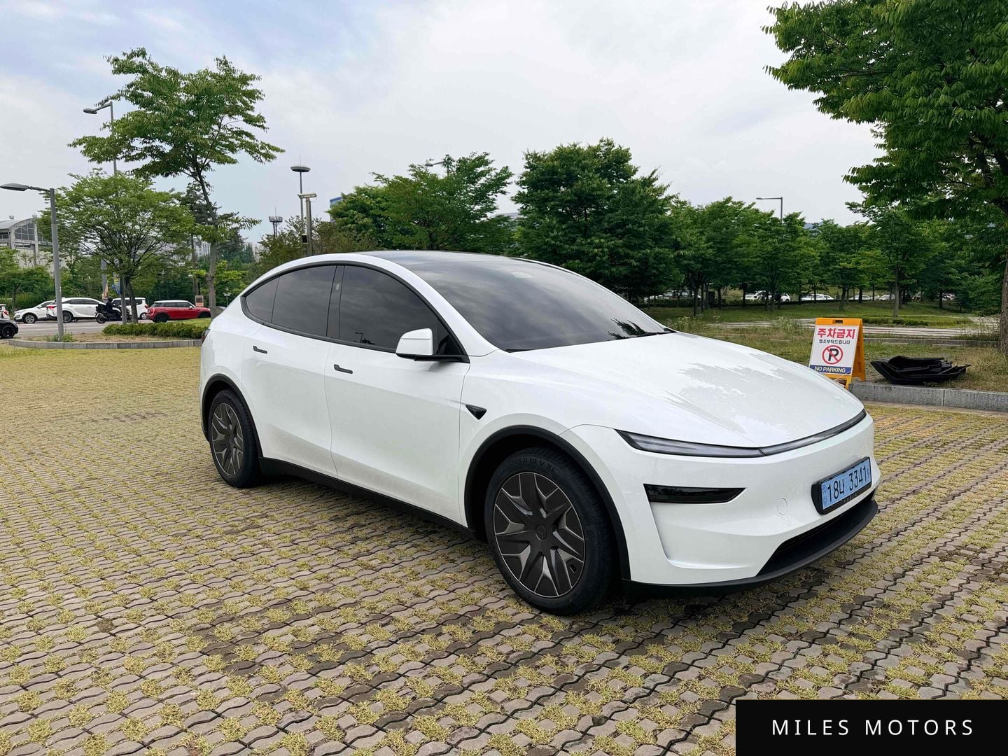 Tesla Model Y 2026 — миниатюра 8