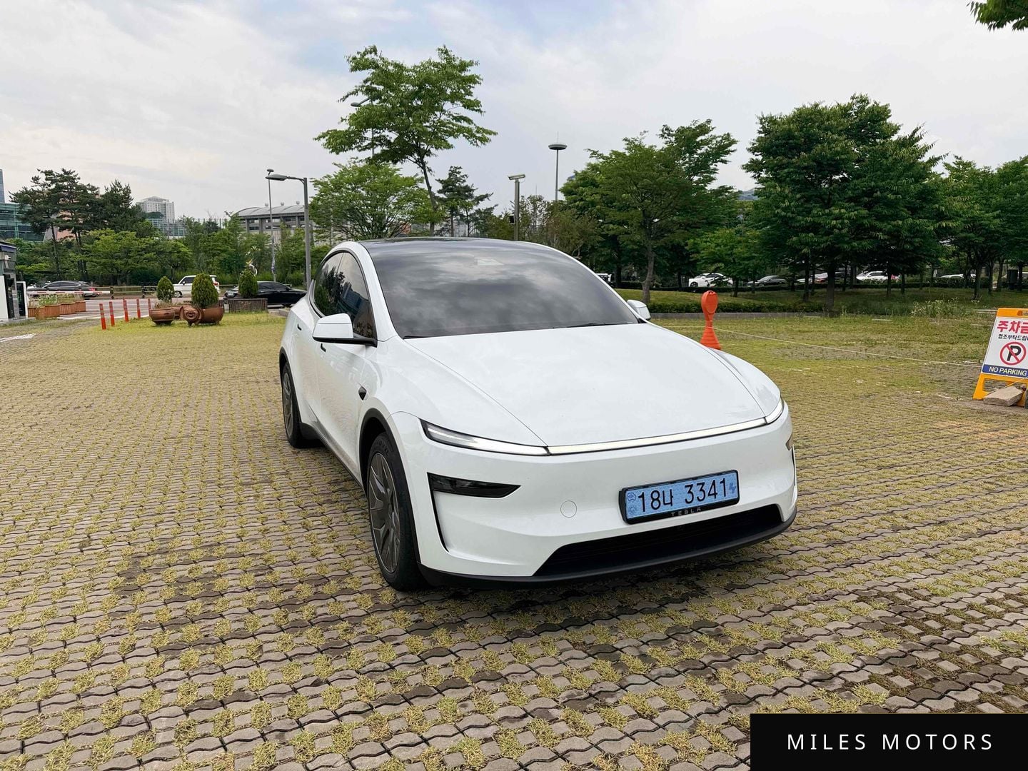 Tesla Model Y 2026 — миниатюра 9