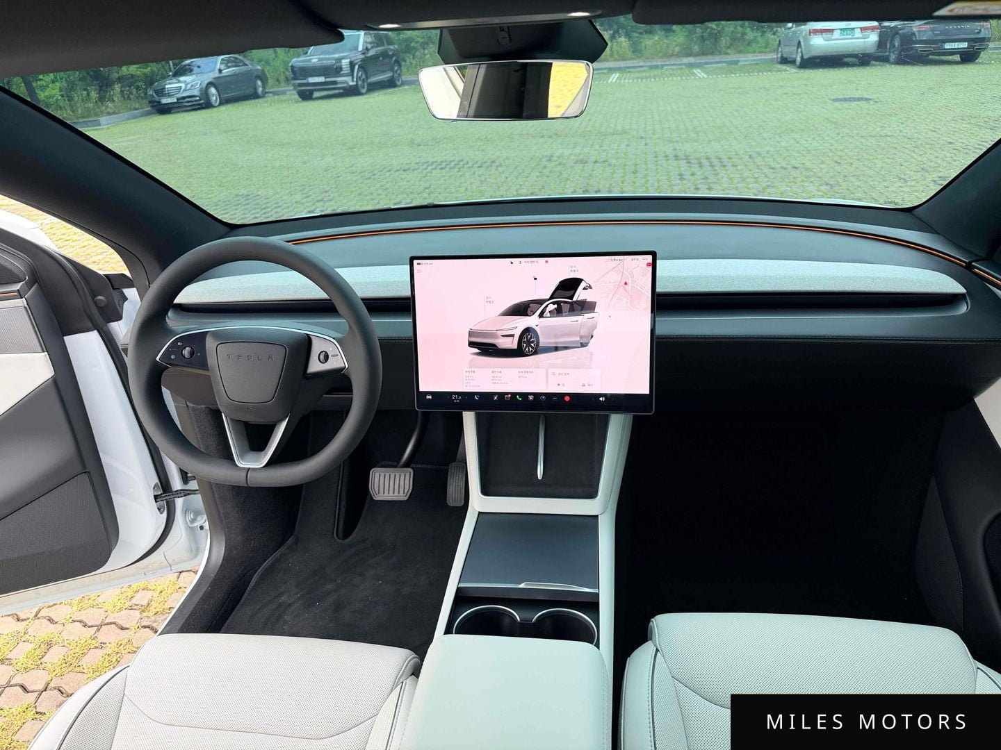 Tesla Model Y 2026 — миниатюра 11