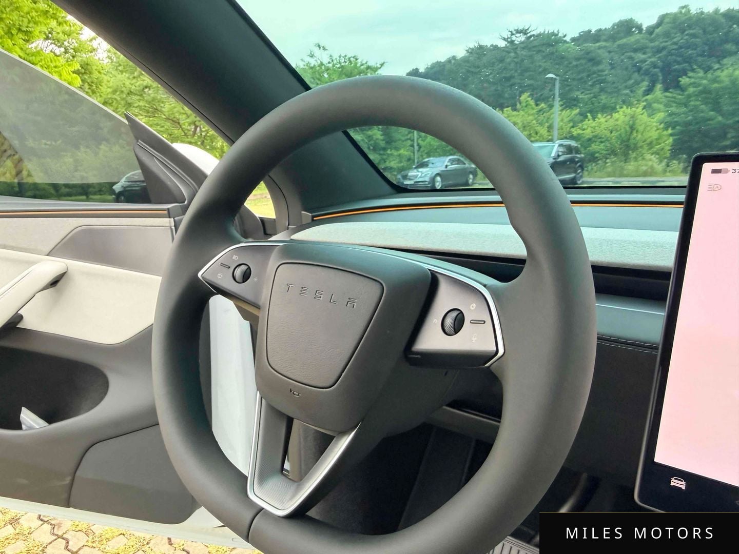Tesla Model Y 2026 — миниатюра 12