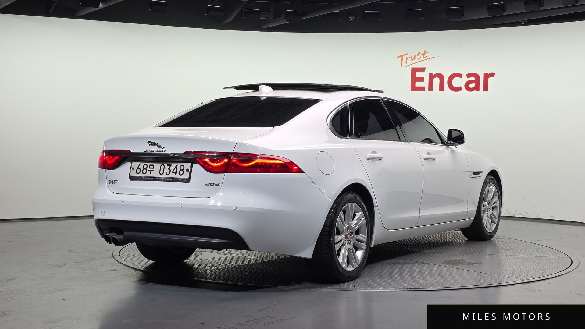 Jaguar XF (X260) 2017 — миниатюра 2
