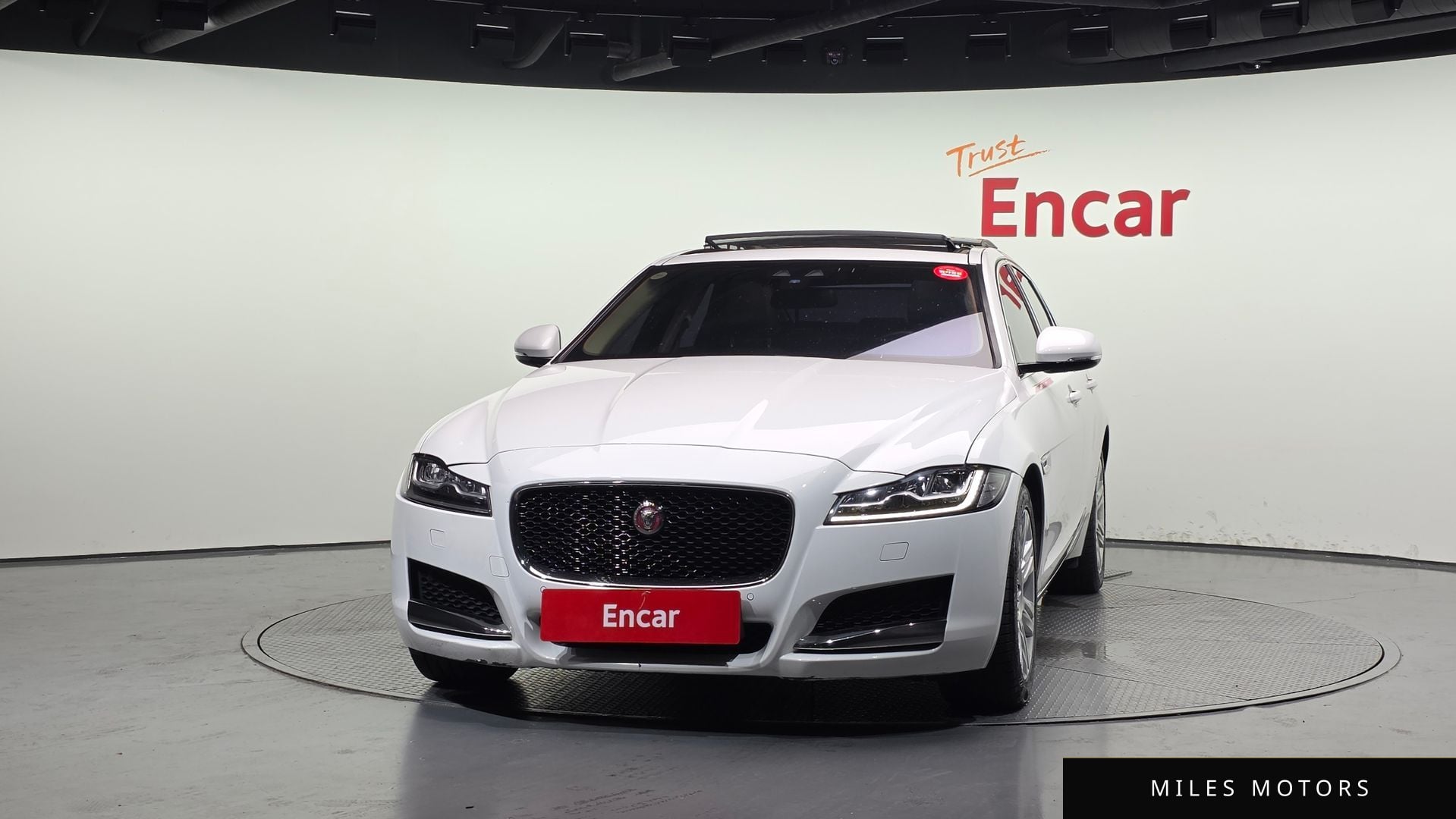 Jaguar XF (X260) 2017 — миниатюра 3