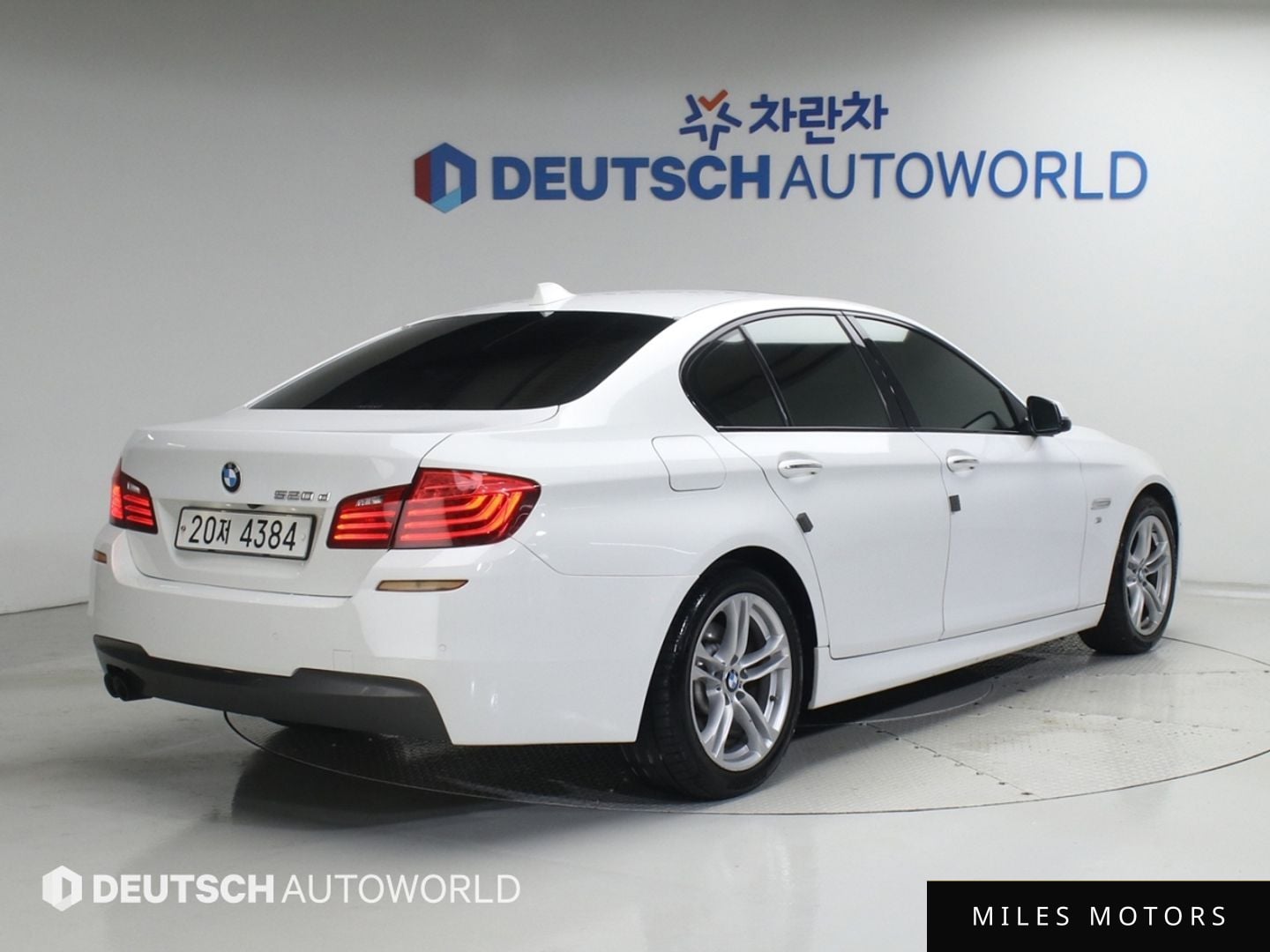 BMW 5 Series (F10) 2016 — миниатюра 2
