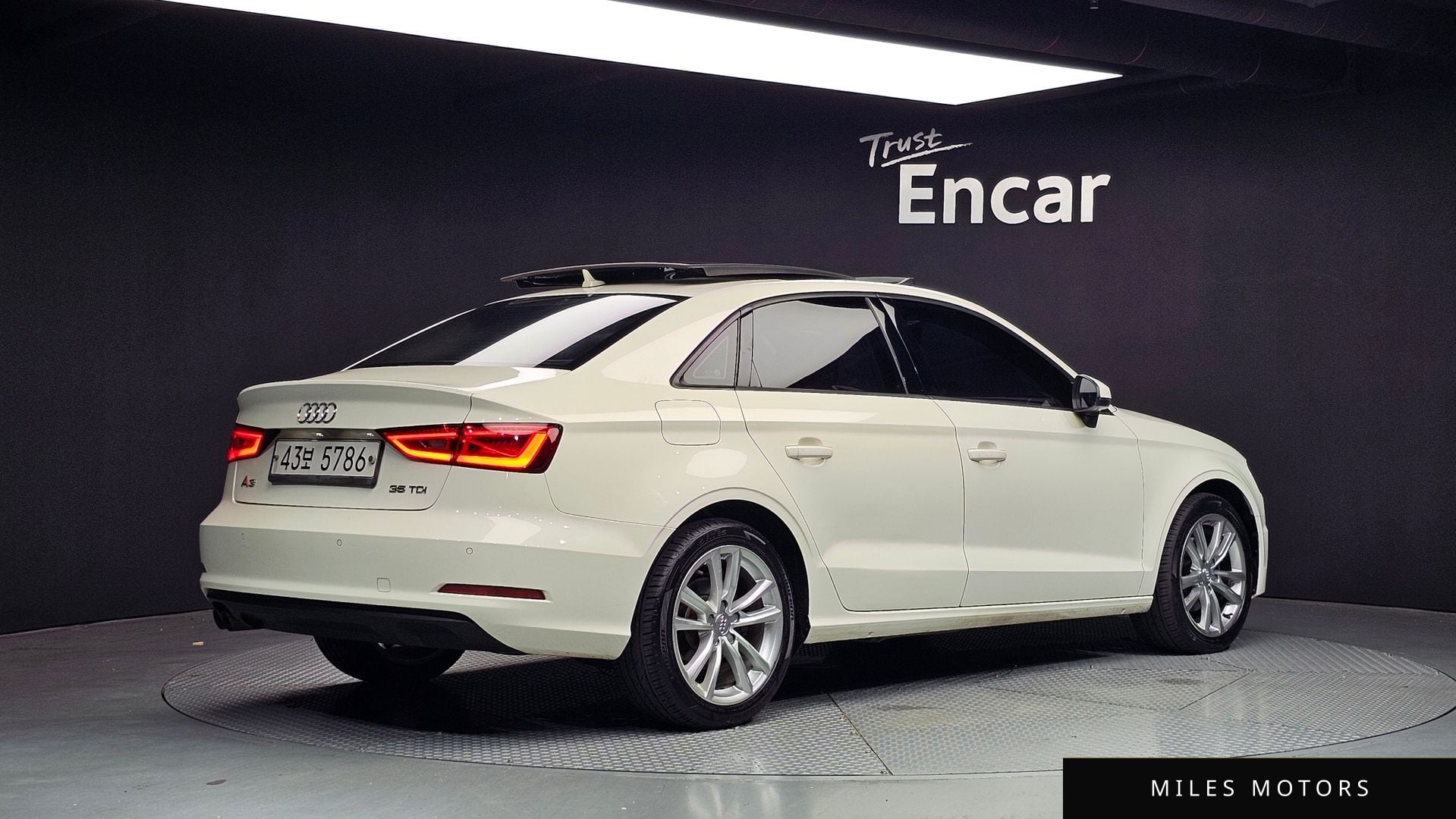 Audi A3 2015 — миниатюра 2