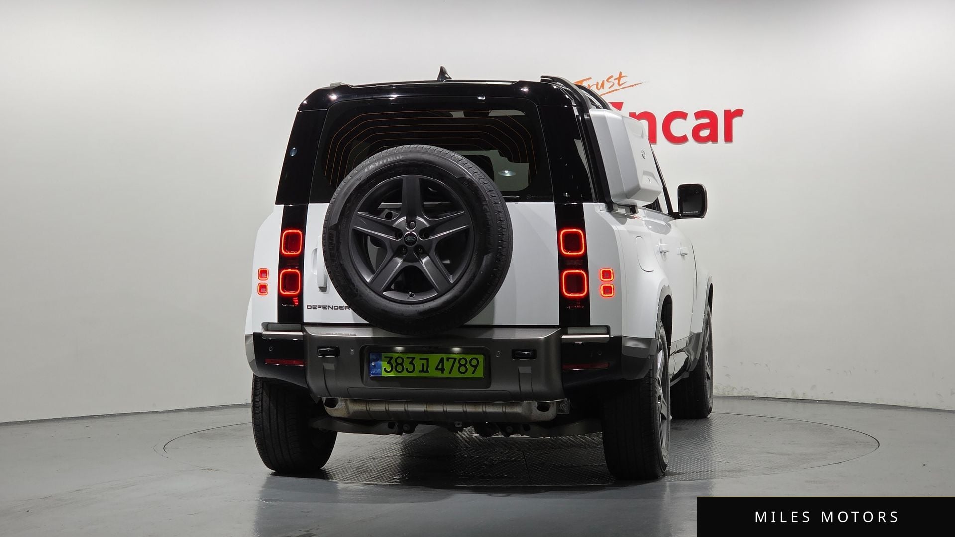 Land Rover Defender 2024 — миниатюра 4