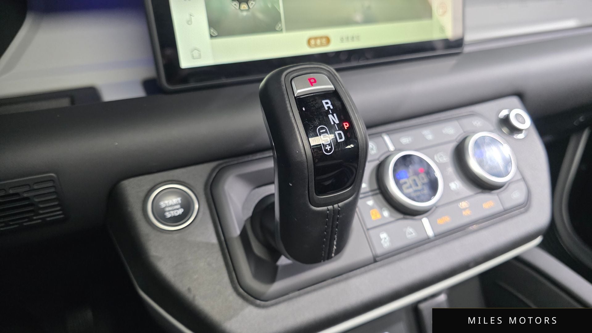 Land Rover Defender 2024 — миниатюра 9