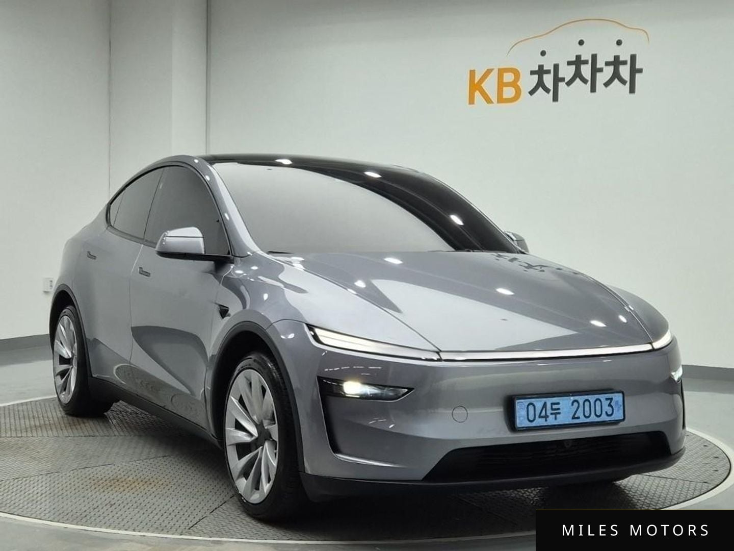 Tesla Model Y 2025 — миниатюра 4