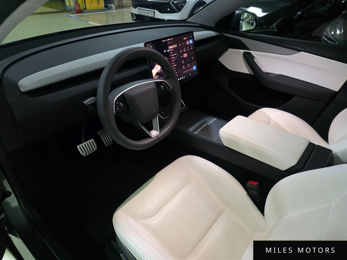 Tesla Model Y 2025 — миниатюра 8
