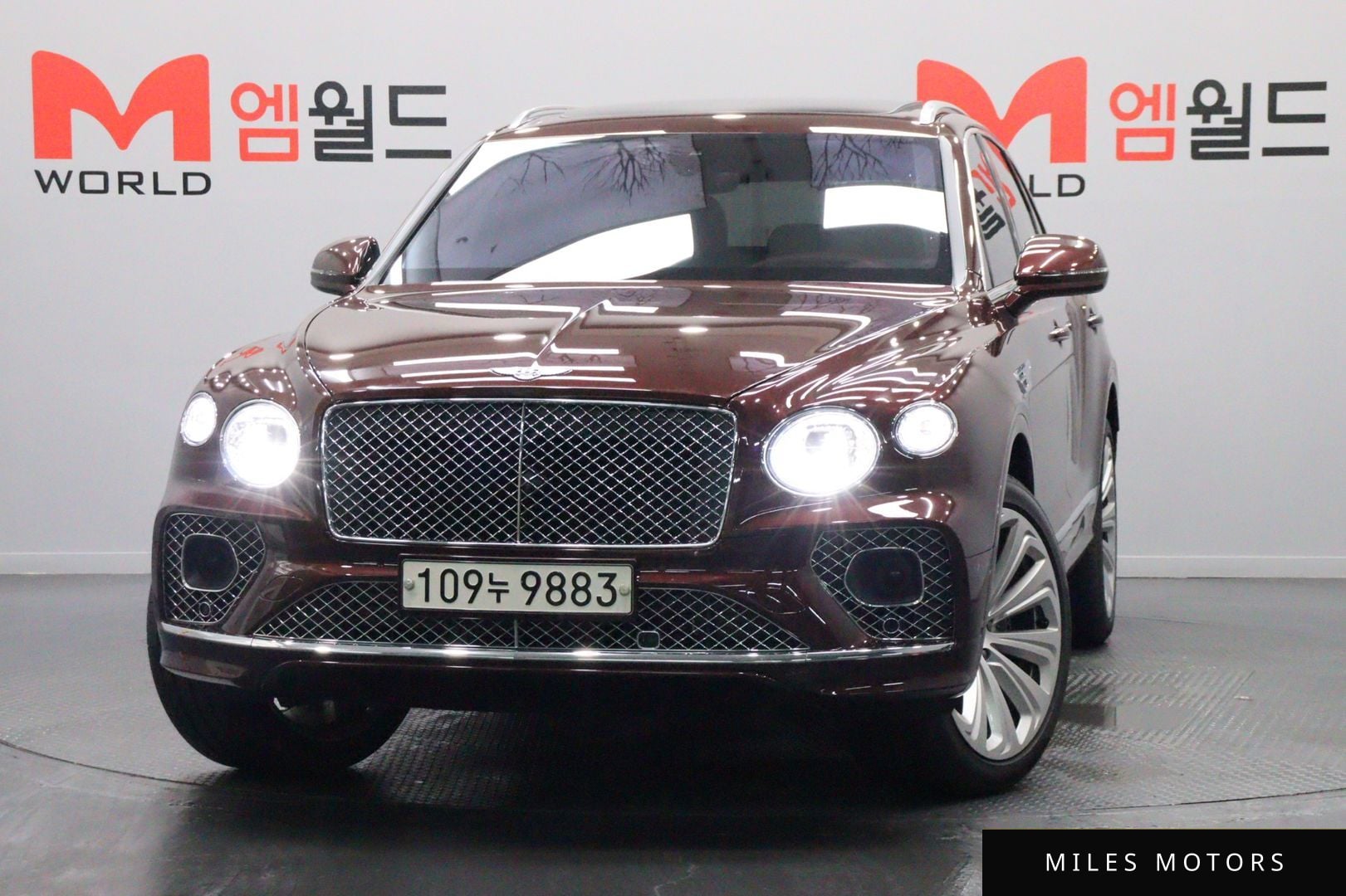 Bentley Bentayga 2021 — миниатюра 2