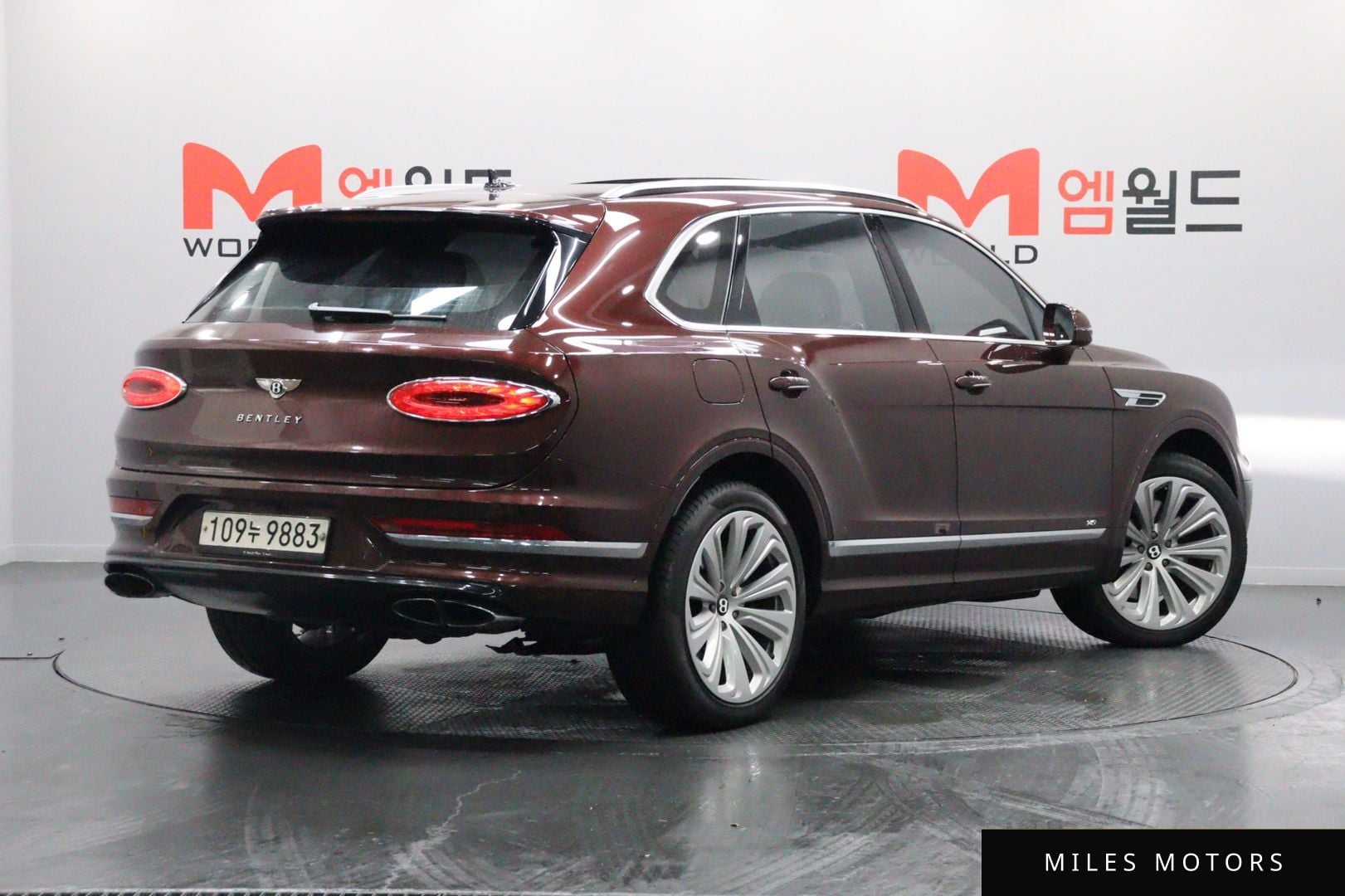 Bentley Bentayga 2021 — миниатюра 3