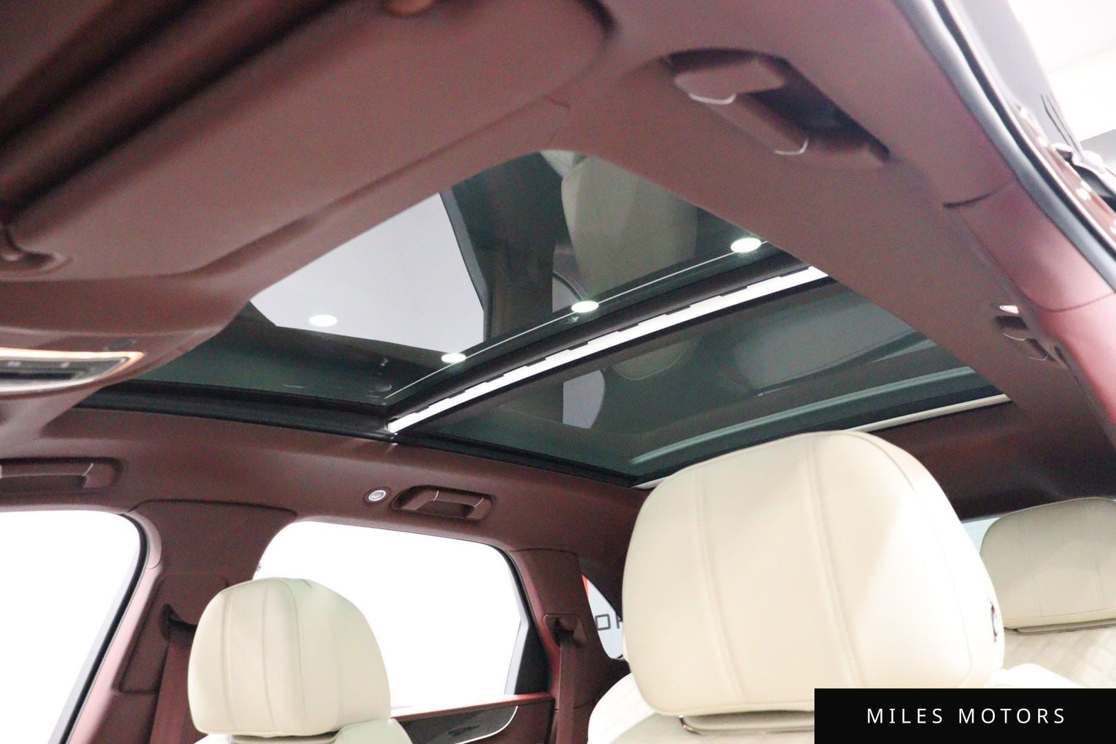 Bentley Bentayga 2021 — миниатюра 5