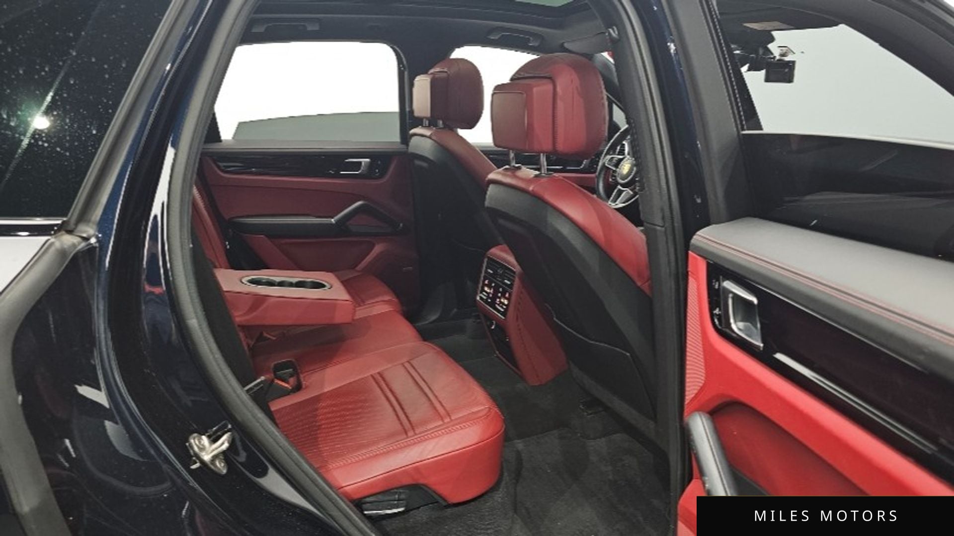 Porsche Cayenne 2021 — миниатюра 12