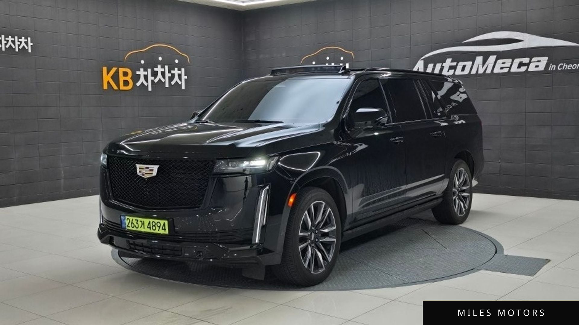 Cadillac Escalade 2023 — фото 1 из 12