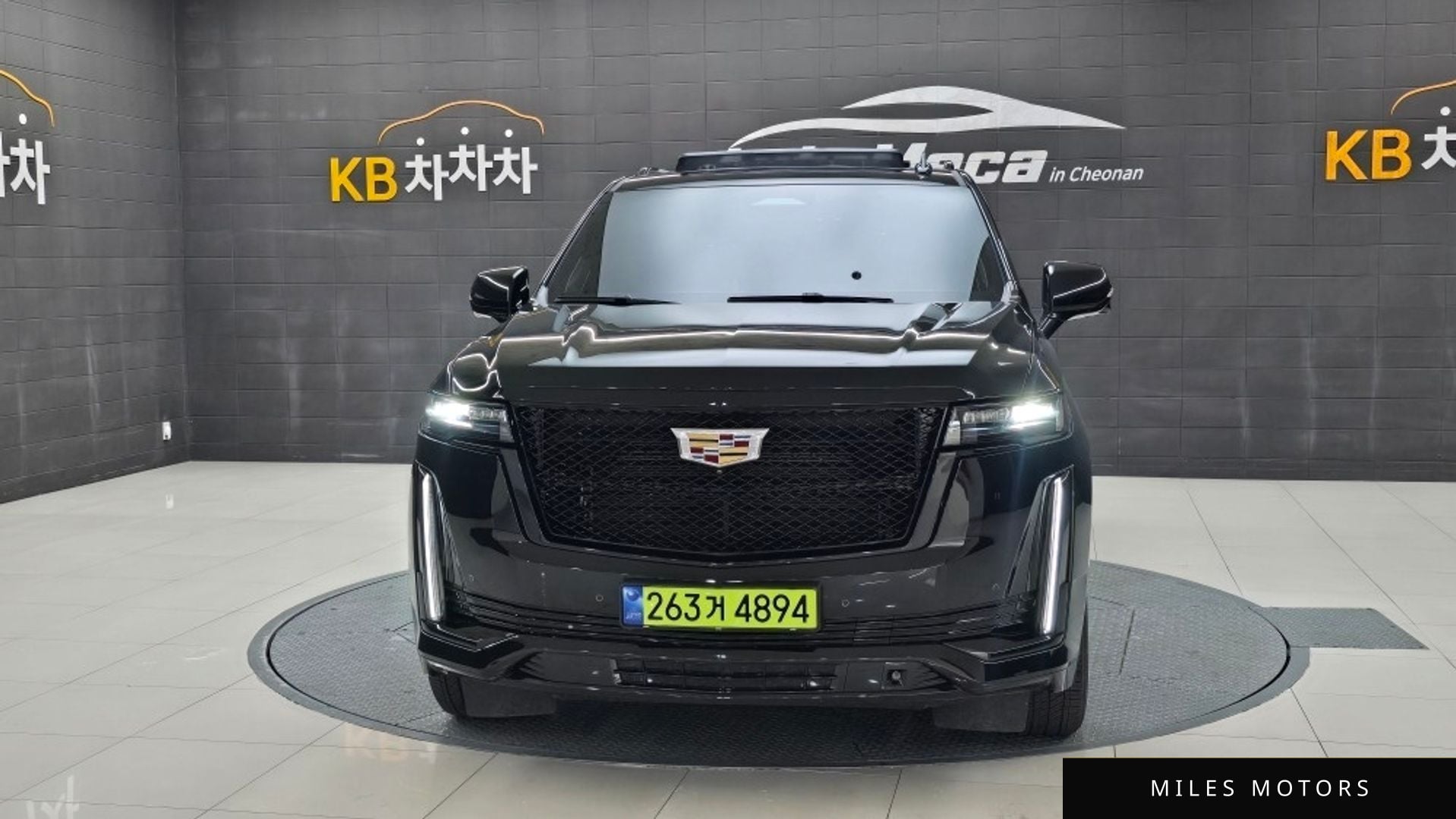 Cadillac Escalade 2023 — миниатюра 2