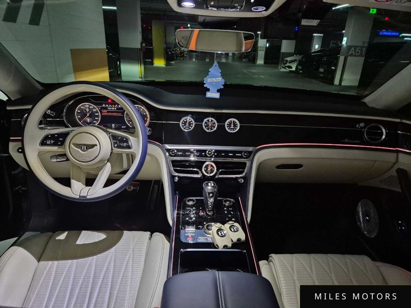 Bentley Flying Spur 2023 — миниатюра 6