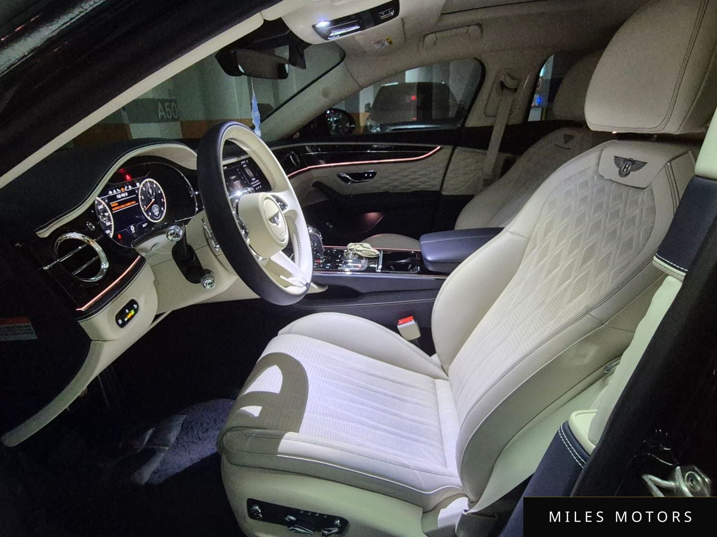 Bentley Flying Spur 2023 — миниатюра 9