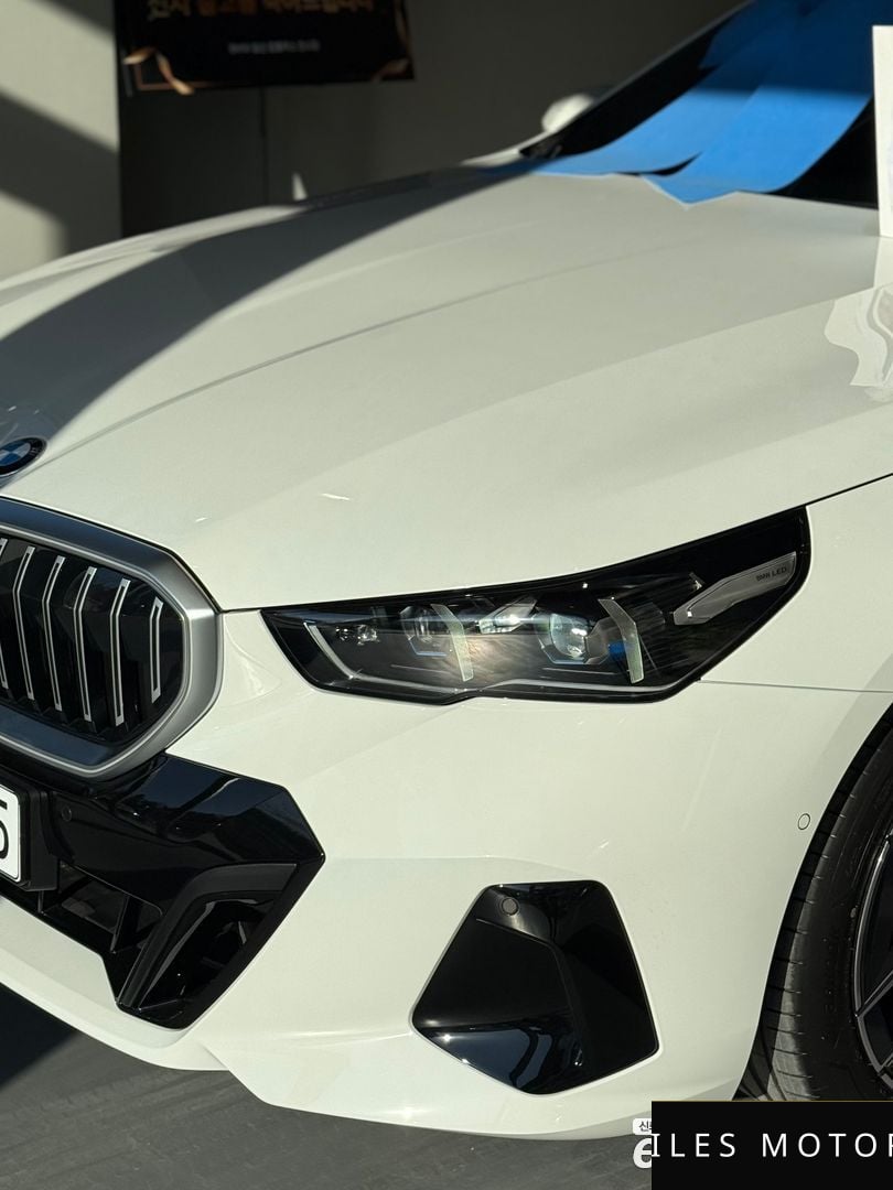 BMW 5 Series (G60) 2026 — миниатюра 3