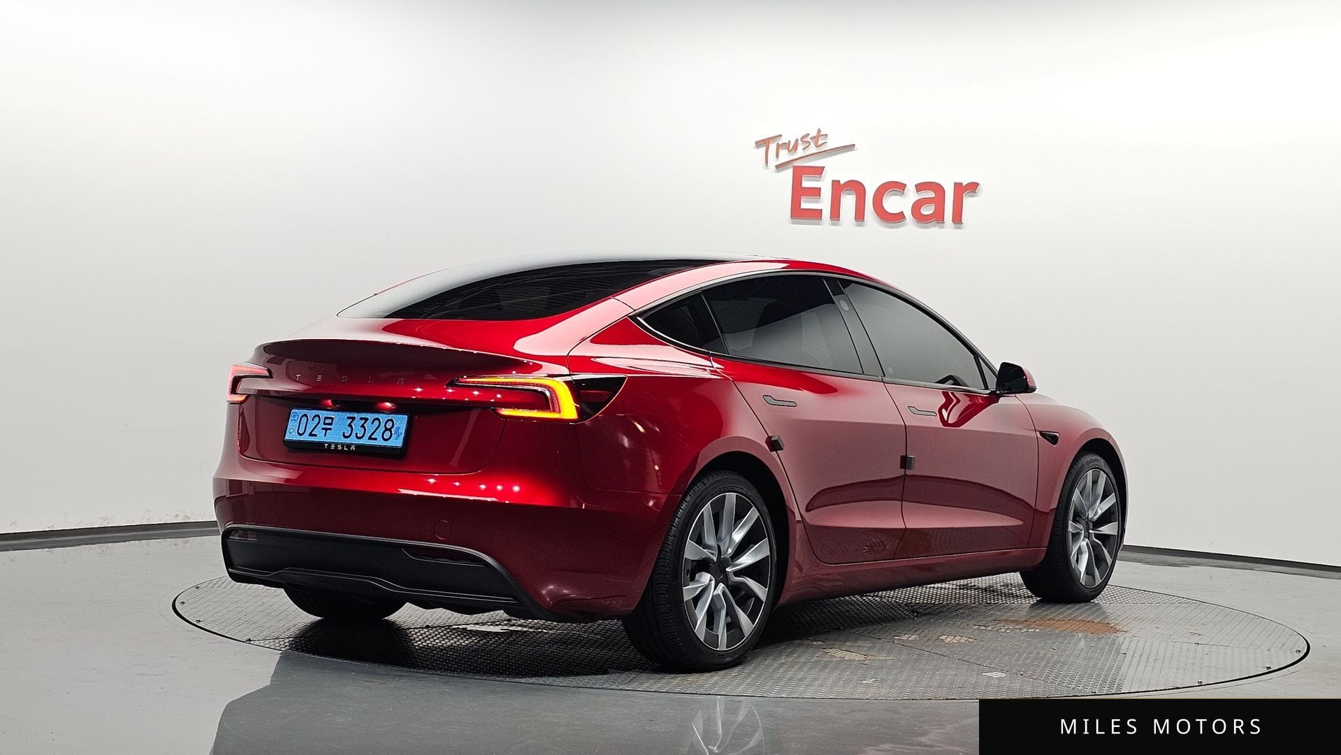 Tesla Model 3 2024 — фото 1 из 12