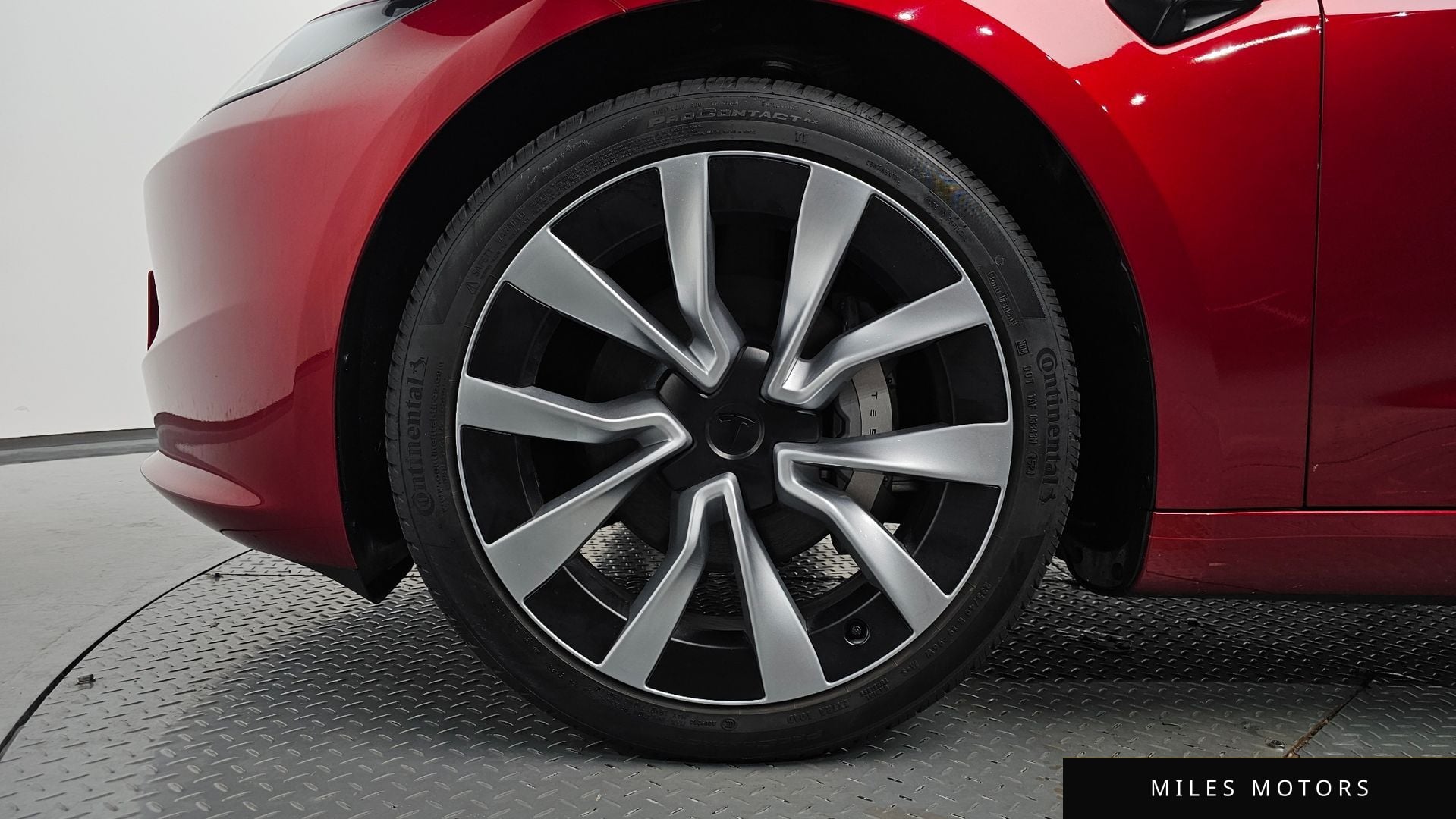 Tesla Model 3 2024 — миниатюра 4