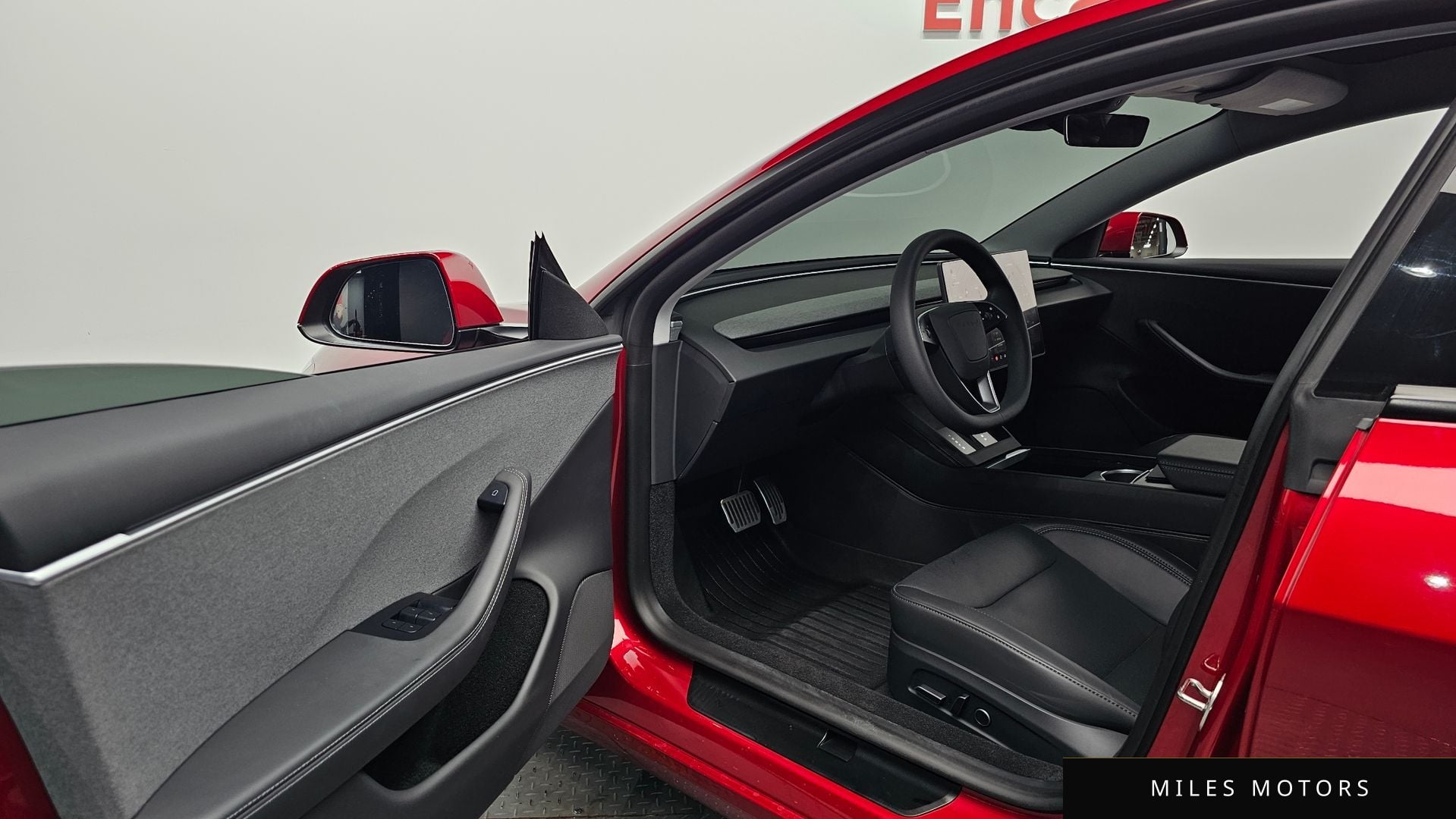 Tesla Model 3 2024 — миниатюра 12