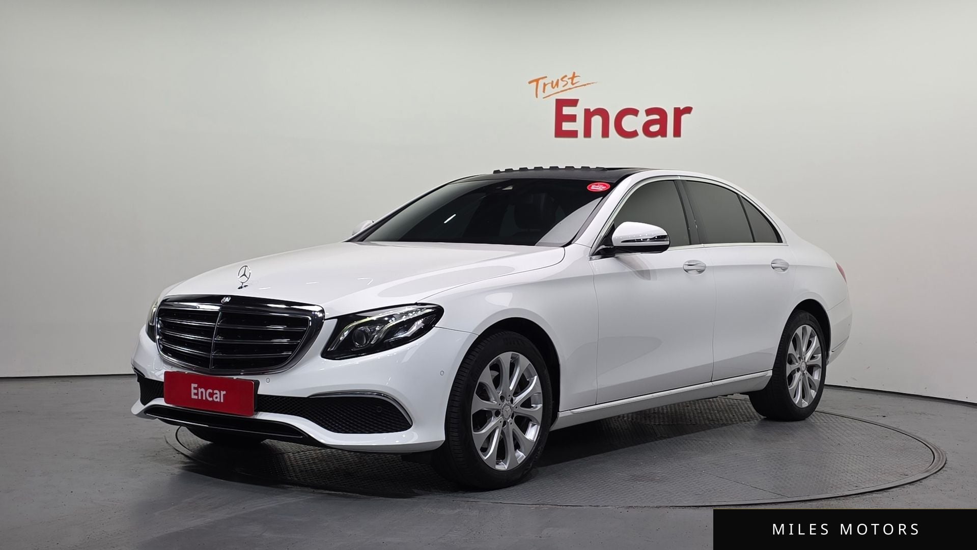 Mercedes-Benz E-Class W213 2017 — фото 1 из 12