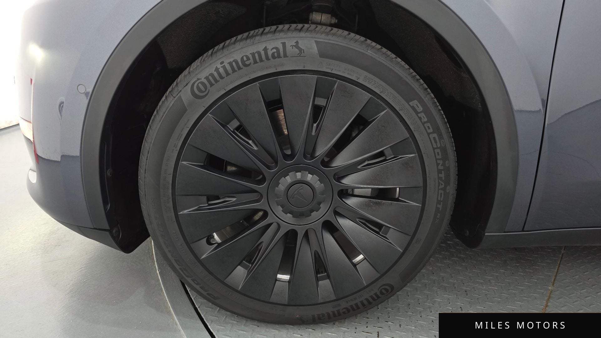 Tesla Model Y 2022 — миниатюра 5