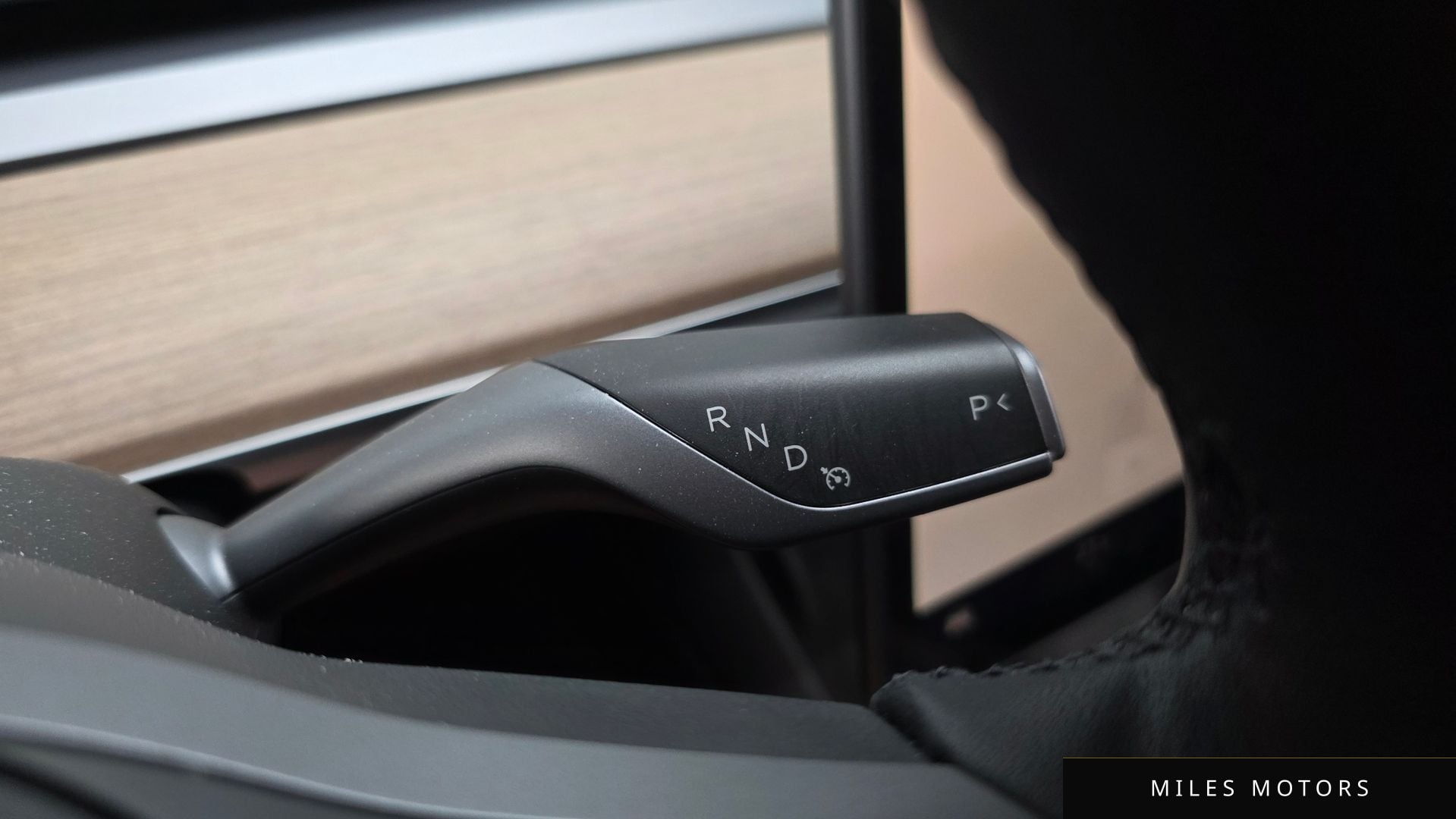 Tesla Model Y 2022 — миниатюра 9