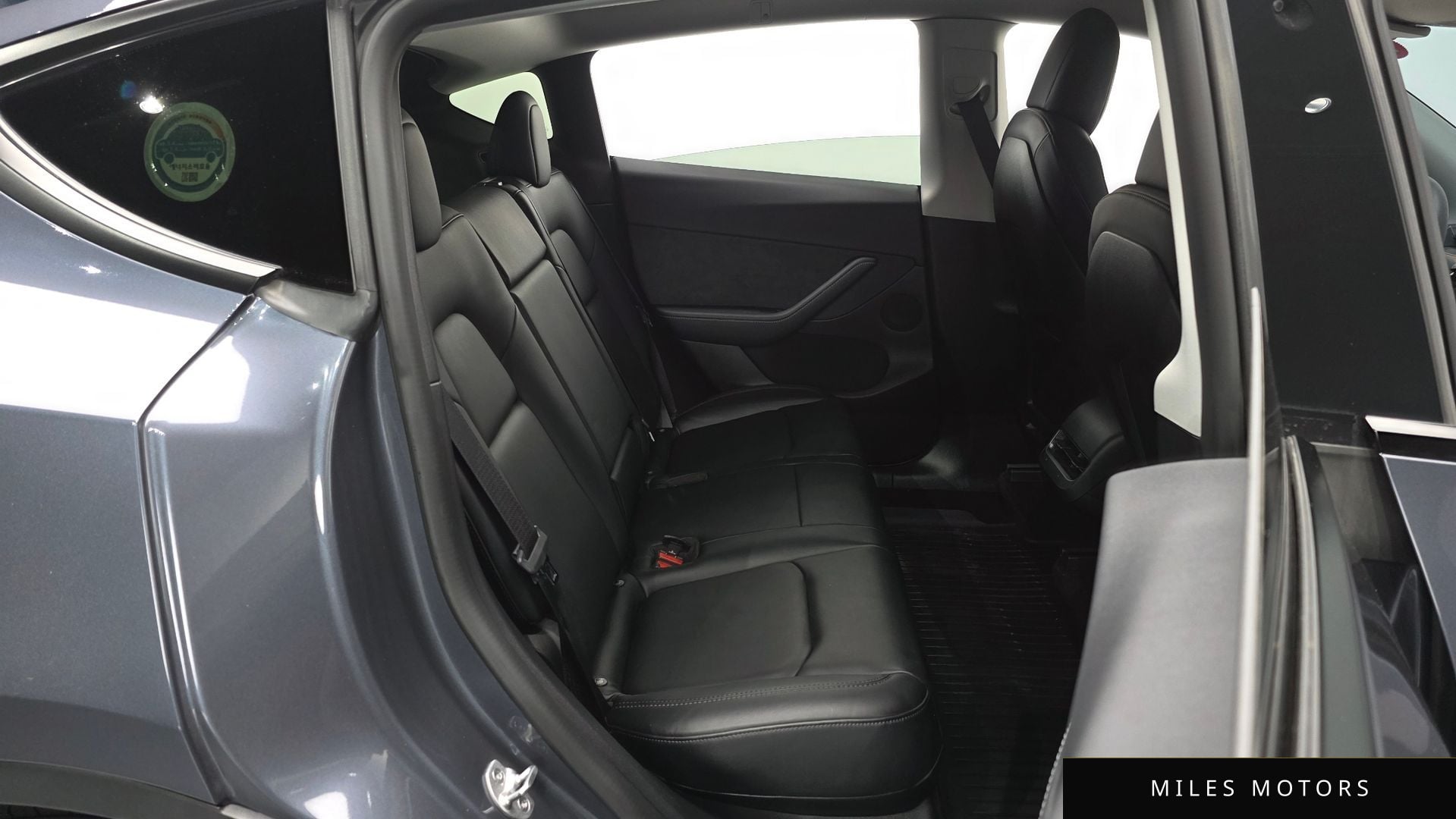 Tesla Model Y 2022 — миниатюра 12
