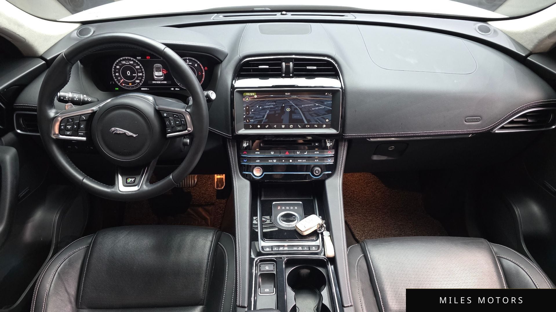 Jaguar F-PACE 2019 — миниатюра 10