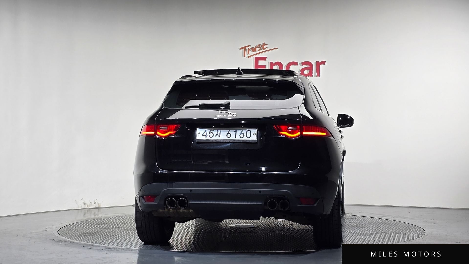 Jaguar F-PACE 2019 — миниатюра 3