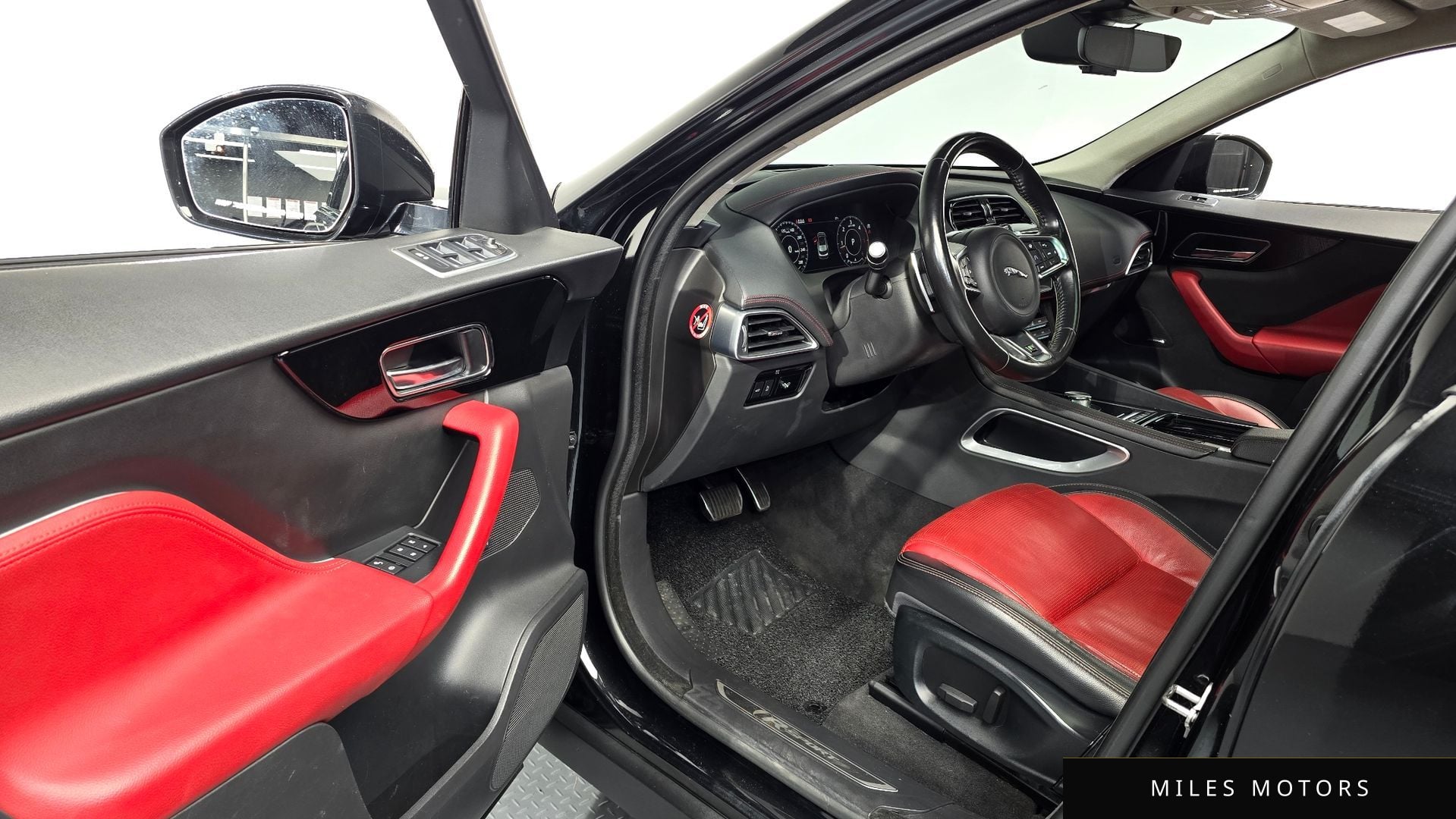 Jaguar F-PACE 2019 — миниатюра 12
