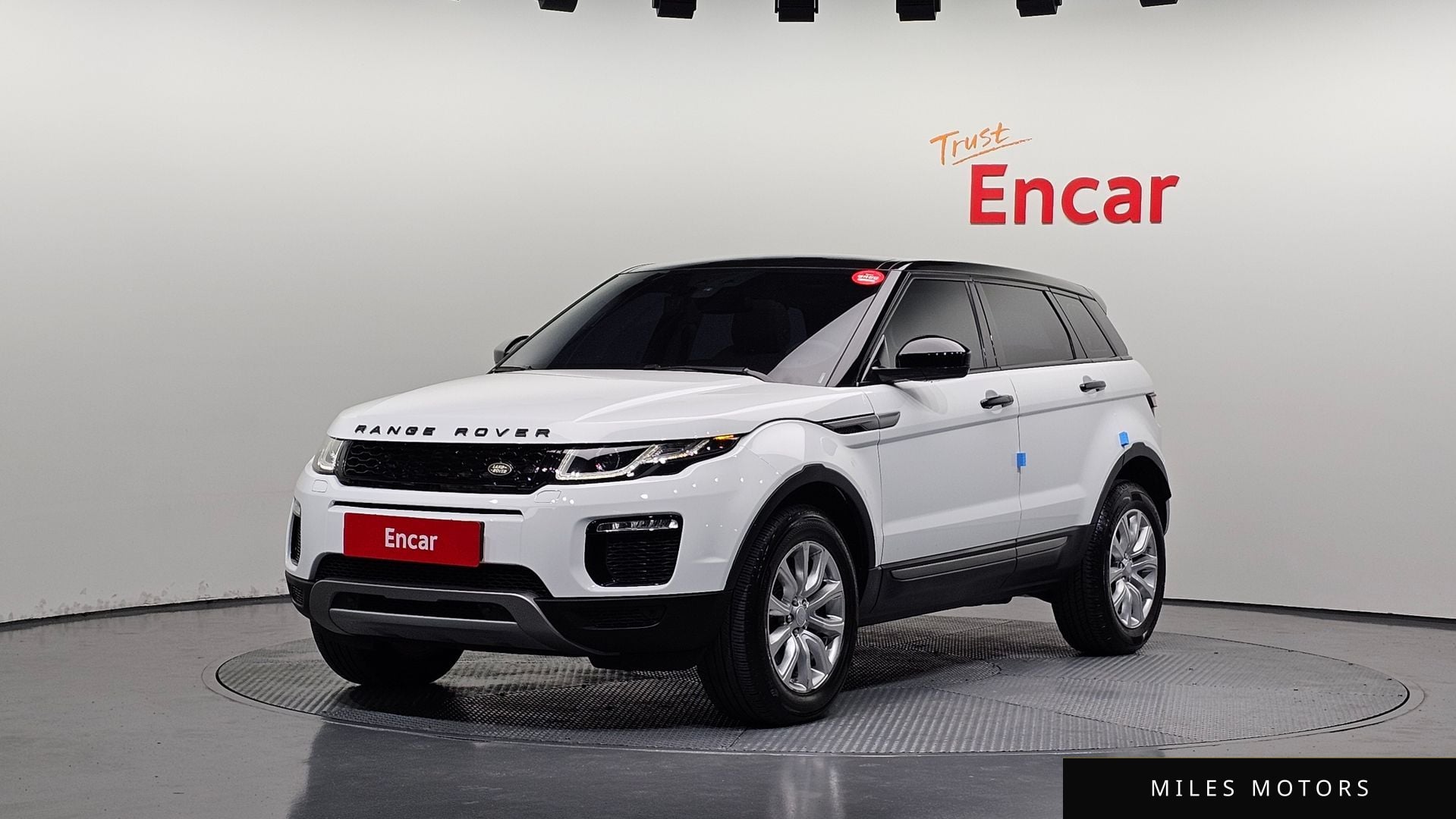 Land Rover Range Rover Evoque 2018 — фото 1 из 12