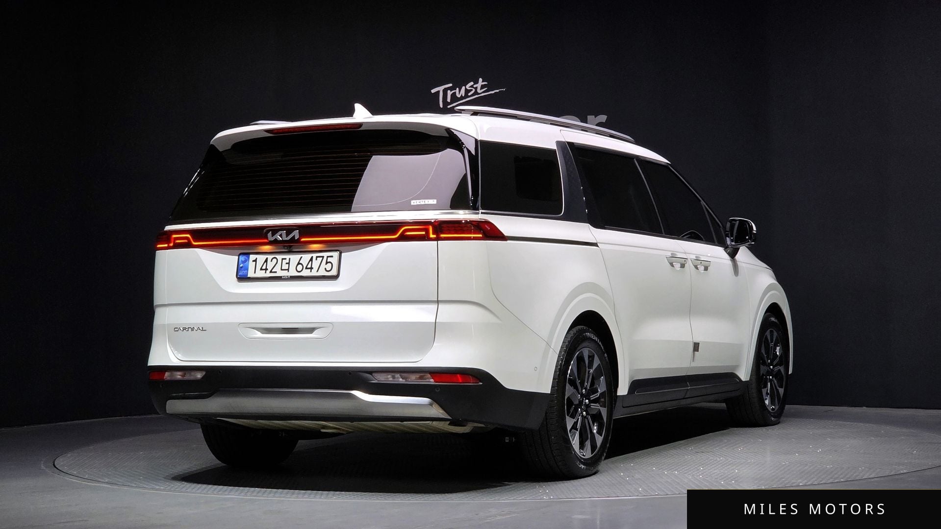 Kia Carnival 2023 — миниатюра 2