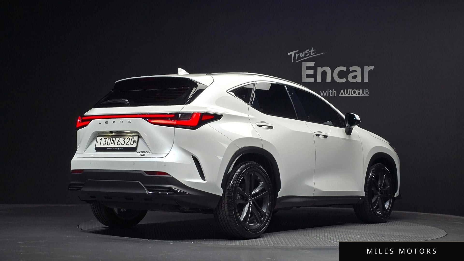 Лексус NX350h 2023 — миниатюра 2