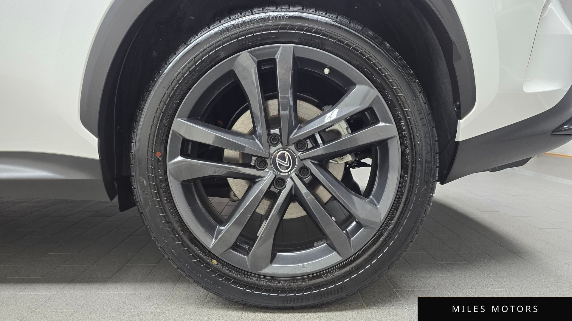Лексус NX350h 2023 — миниатюра 7