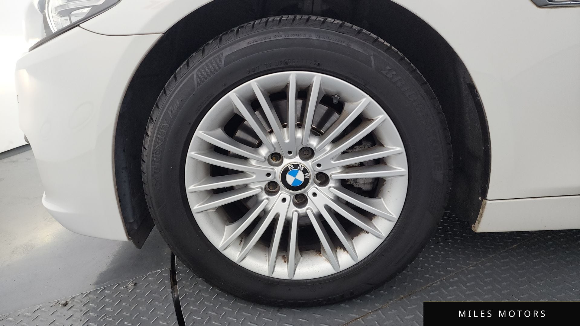 BMW 5 Series (F10) 2014 — миниатюра 5